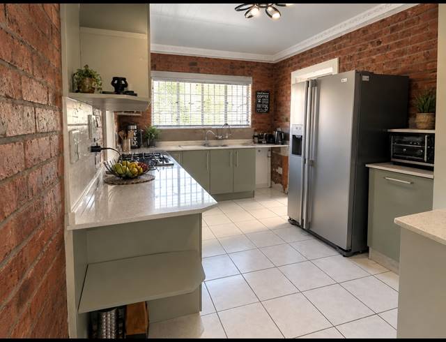 3 BEDROOM HOUSE FOR SALE IN HENLEY ON KLIP